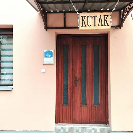 Kutak Apartment *
