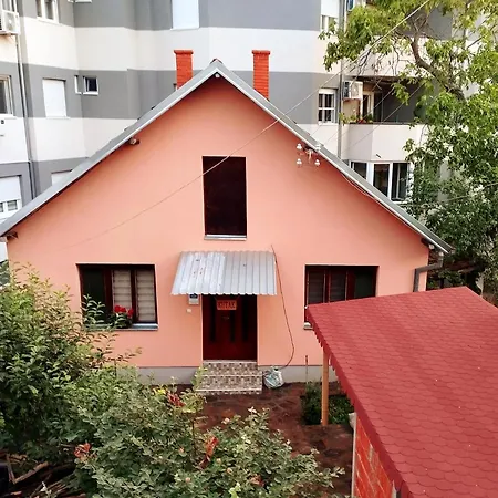 Kutak Apartment *