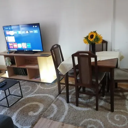 Kutak 아파트 피로트